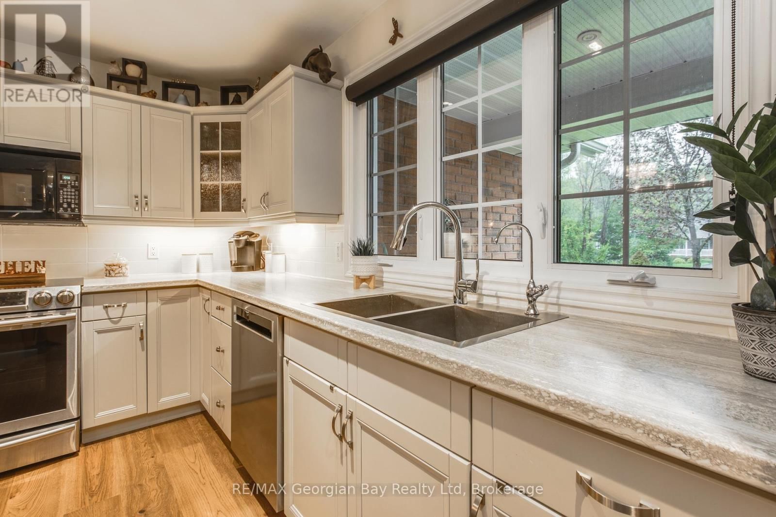 229 GILWOOD PARK DRIVE Image 8