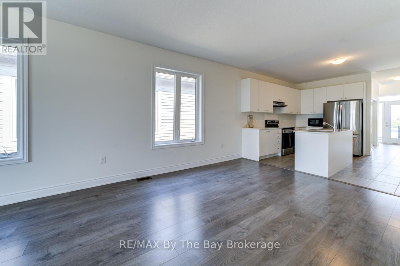 15 UNION BOULEVARD Image 12