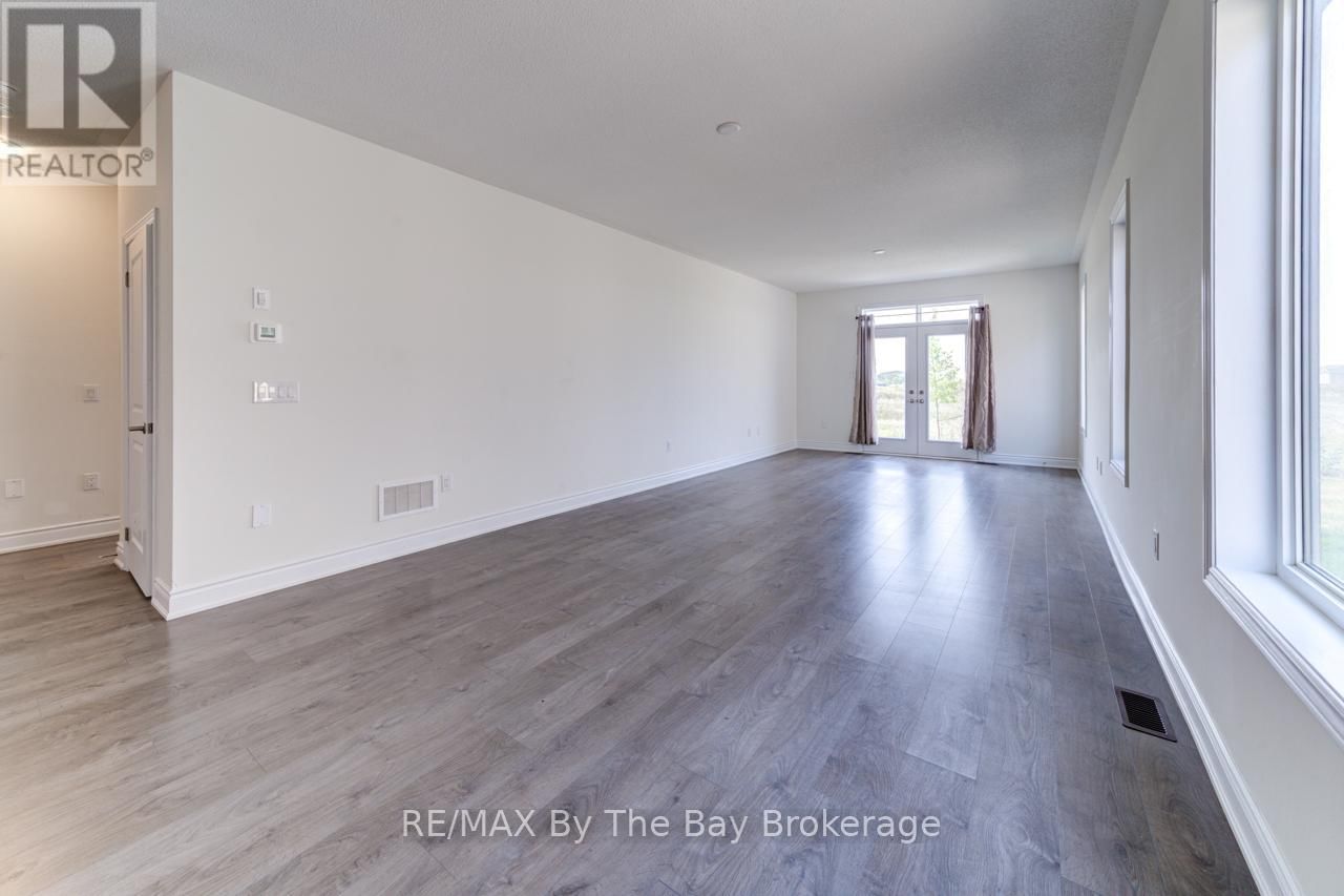 15 UNION BOULEVARD Image 9