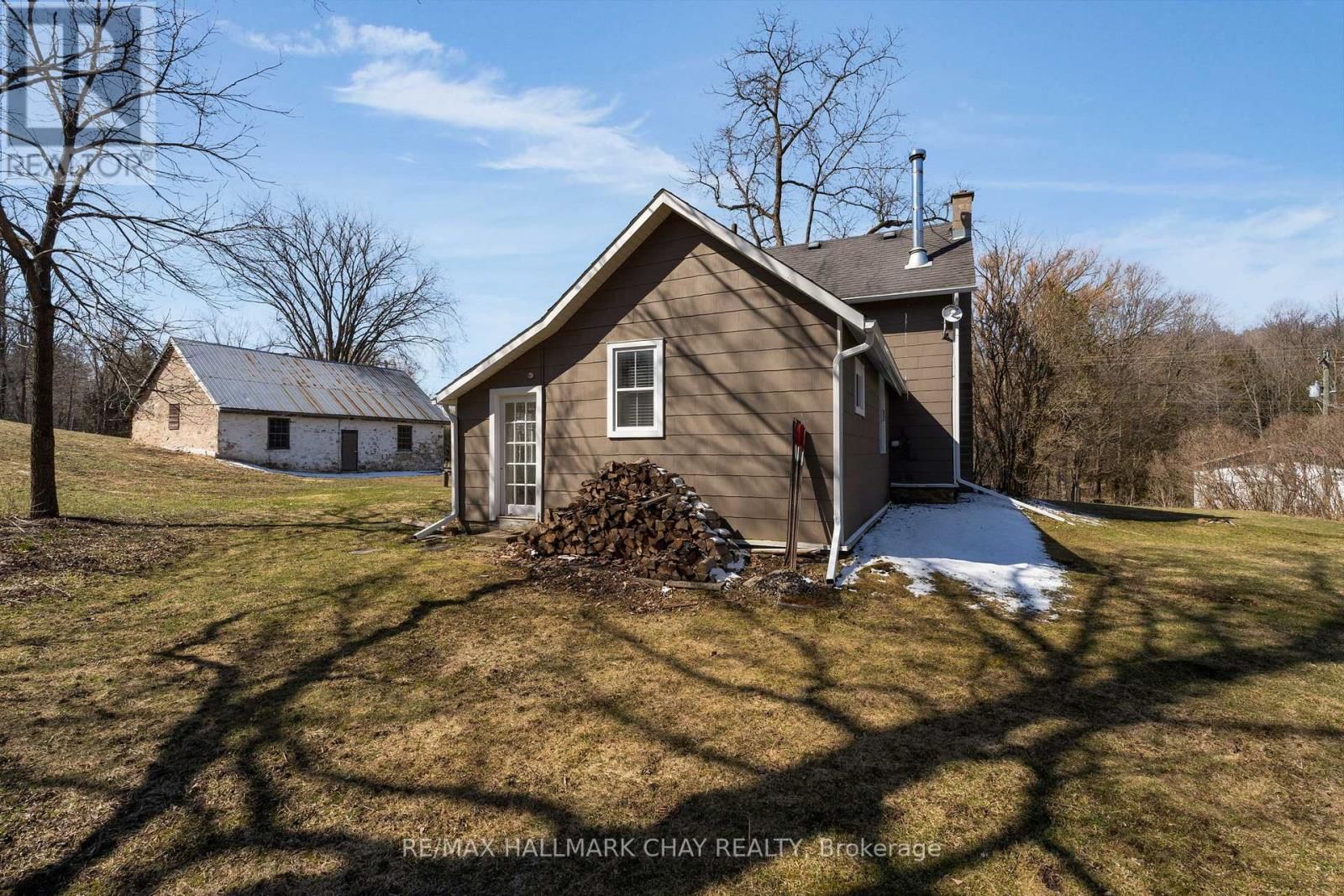 8997 COUNTY ROAD 9 Image 25