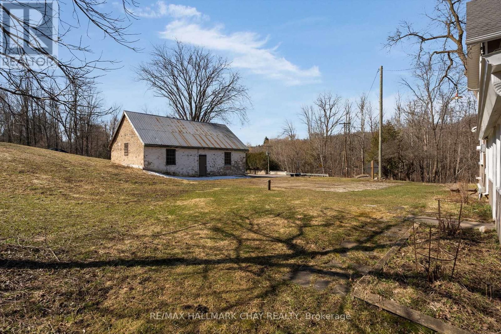 8997 COUNTY ROAD 9 Image 26