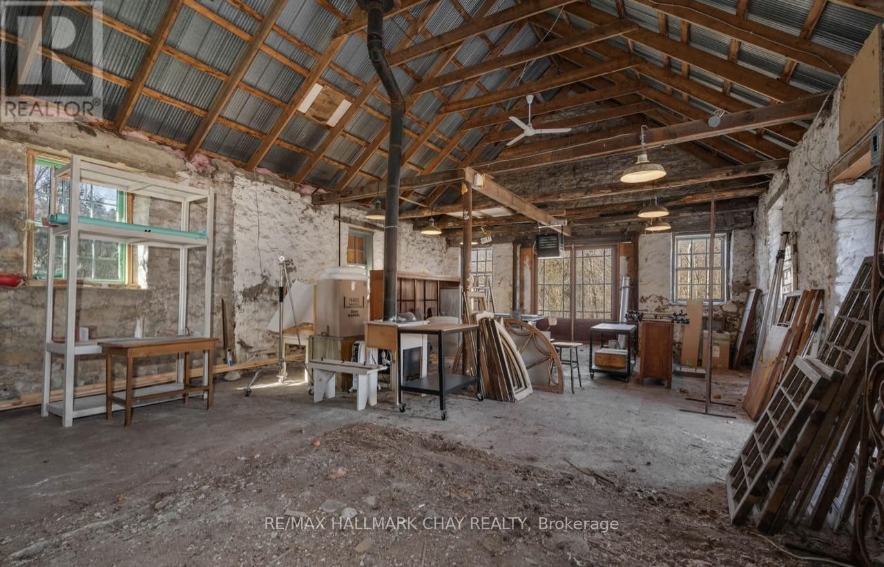 8997 COUNTY ROAD 9 Image 27