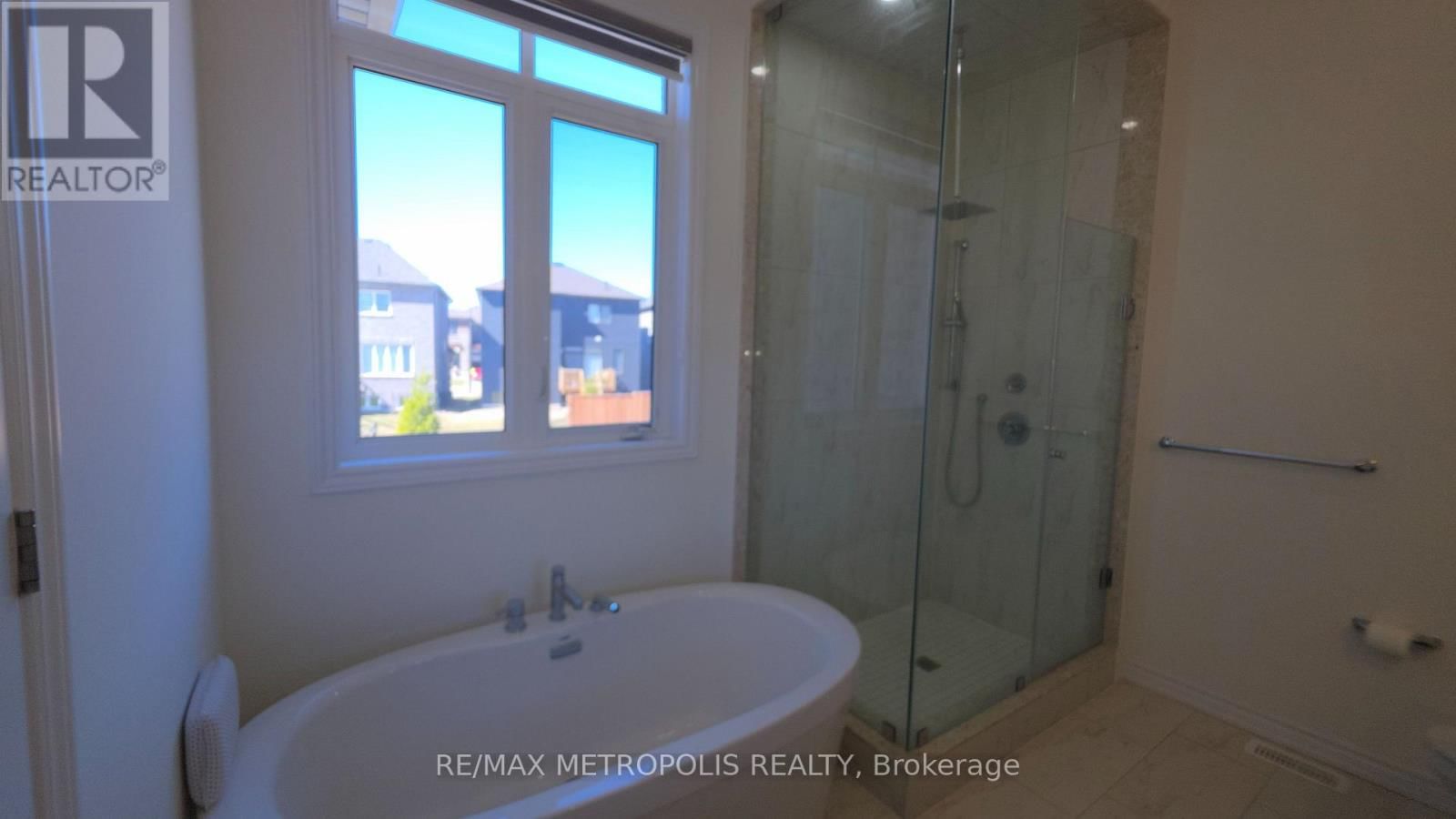 298 RAMBLEWOOD DRIVE Image 12