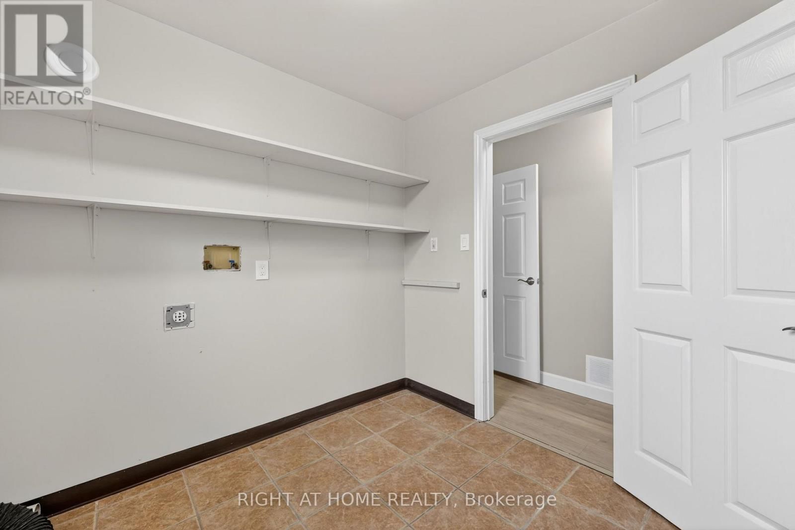 6435 12/13 STAYNER SIDEROAD Image 31