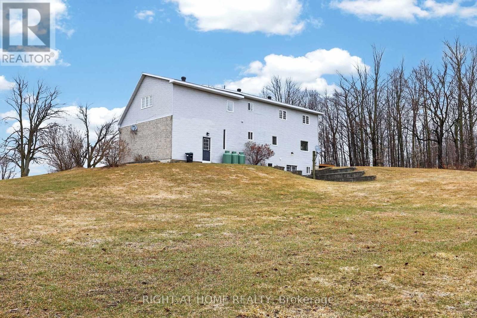 6435 12/13 STAYNER SIDEROAD Image 33