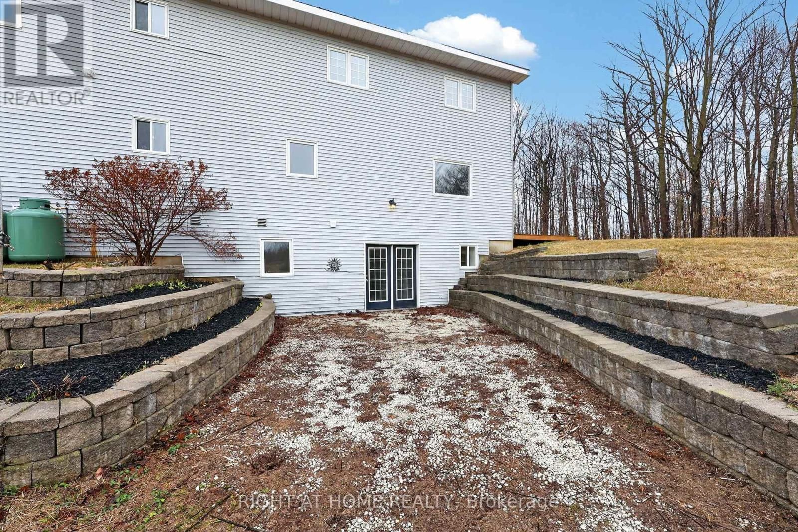 6435 12/13 STAYNER SIDEROAD Image 34