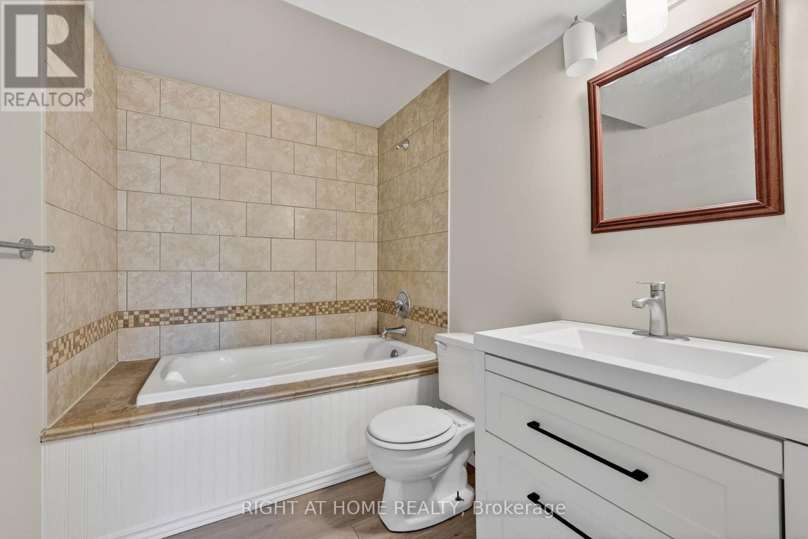 6435 12/13 STAYNER SIDEROAD Image 39