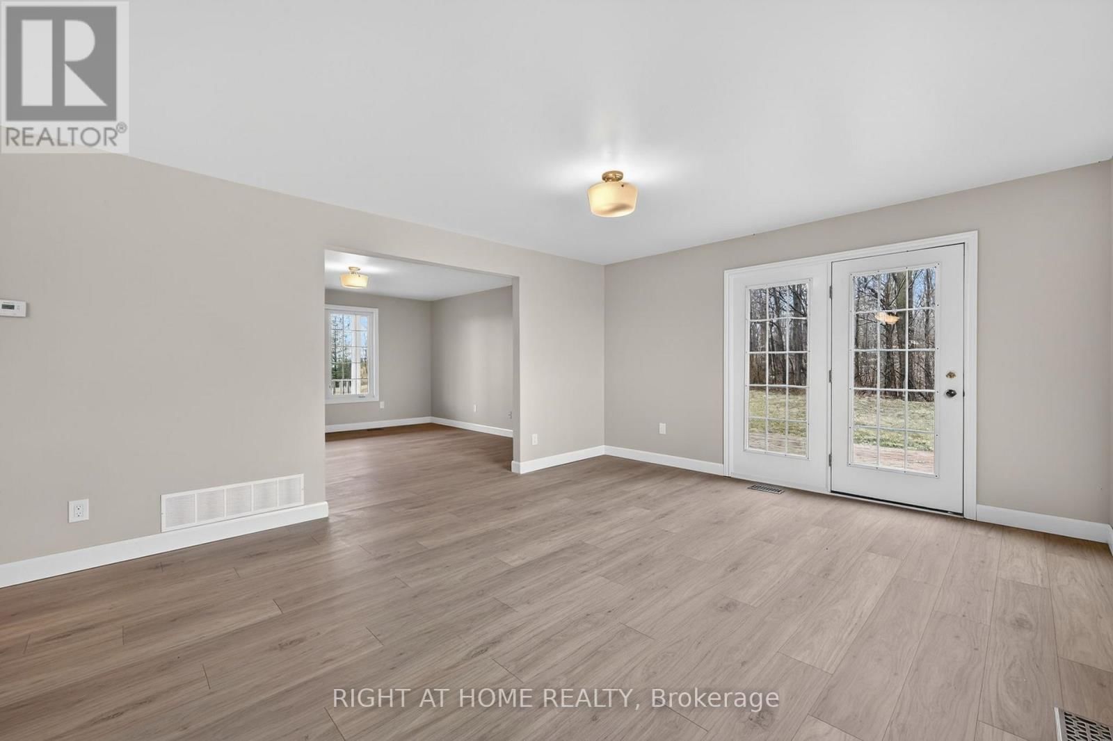 6435 12/13 STAYNER SIDEROAD Image 9