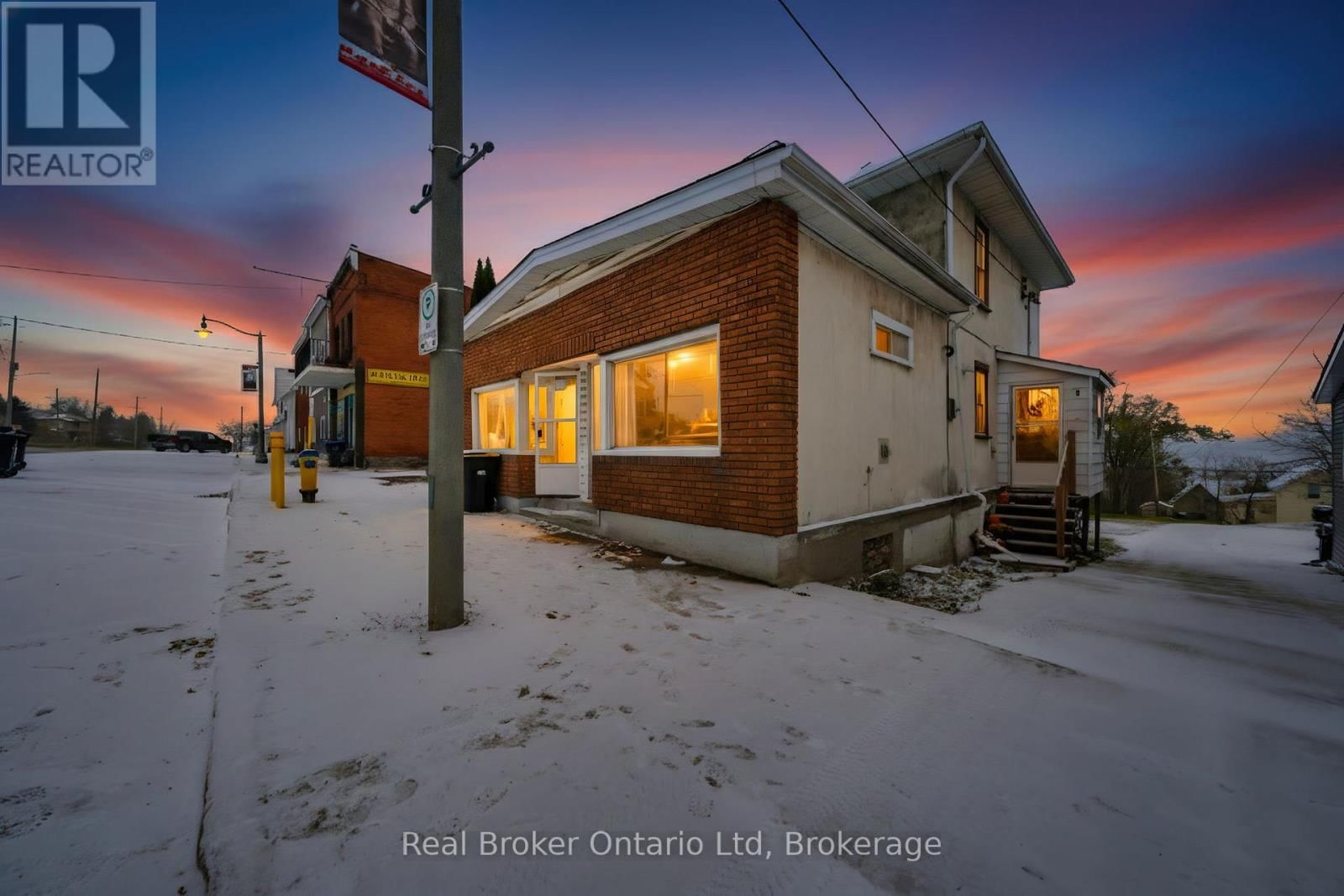 A - 7 ROBERT STREET WEST Image 1