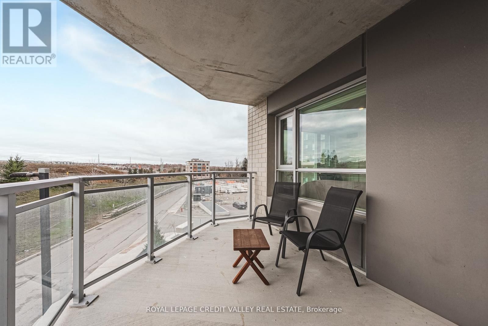 317 - 58 LAKESIDE TERRACE Image 28