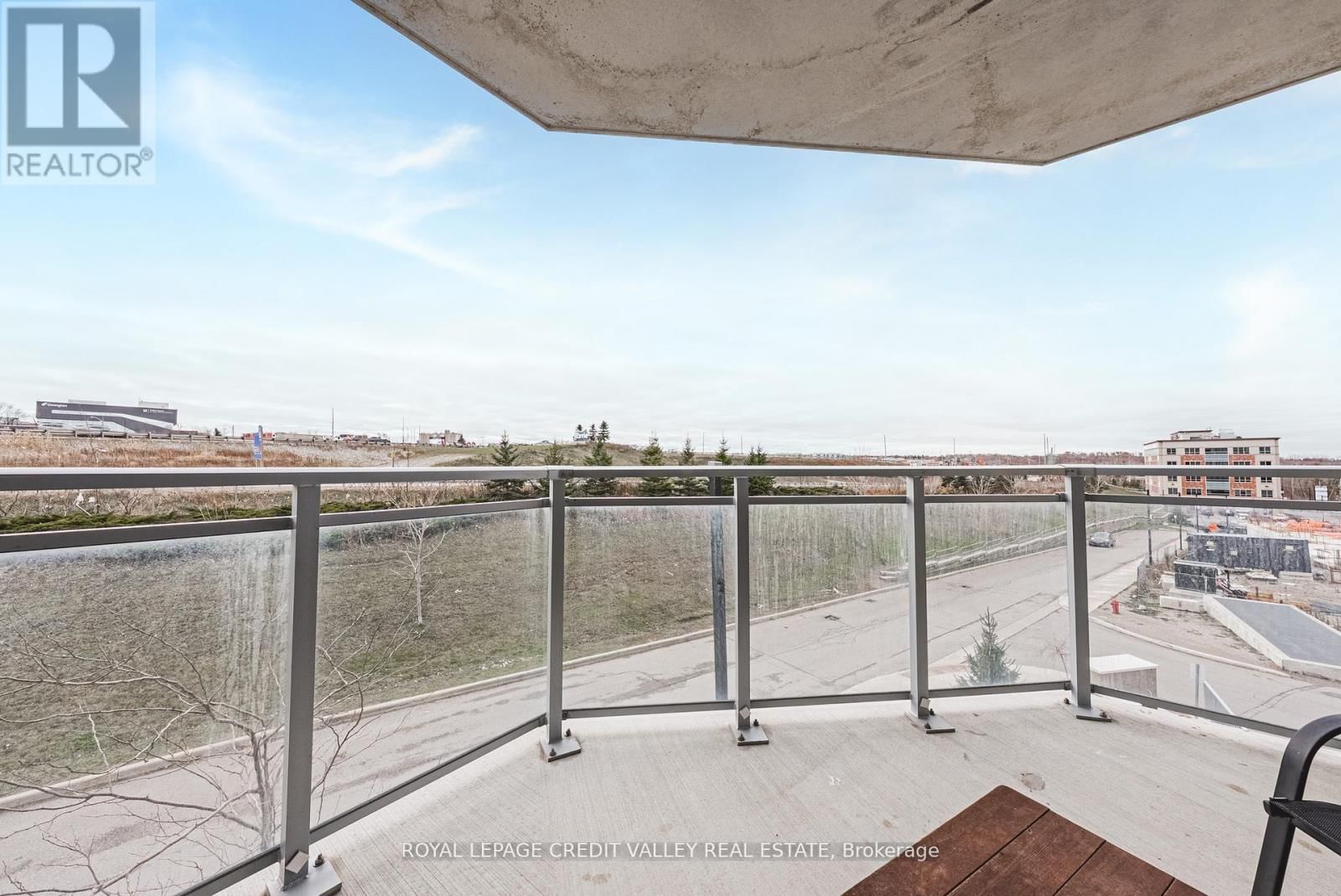 317 - 58 LAKESIDE TERRACE Image 29