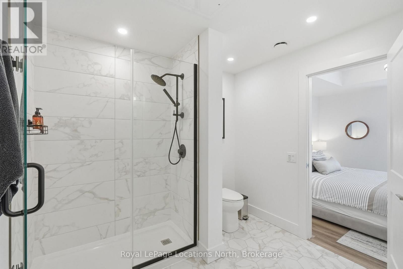 125 - 4 KIMBERLY LANE Image 17