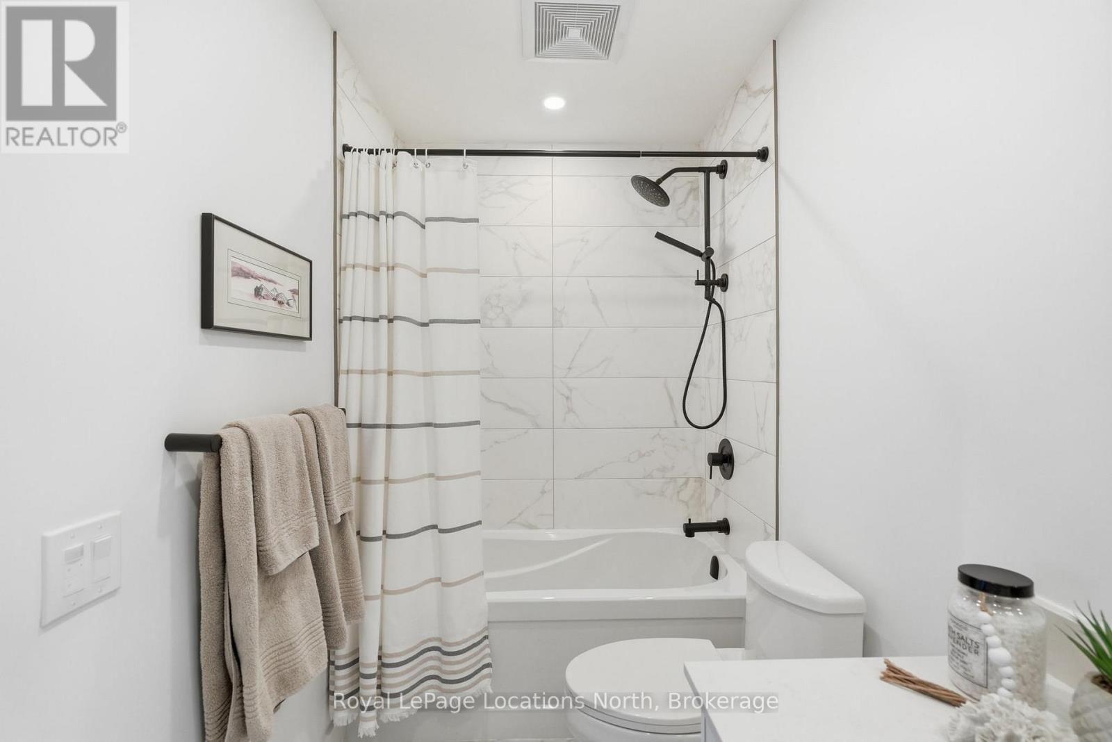 125 - 4 KIMBERLY LANE Image 23