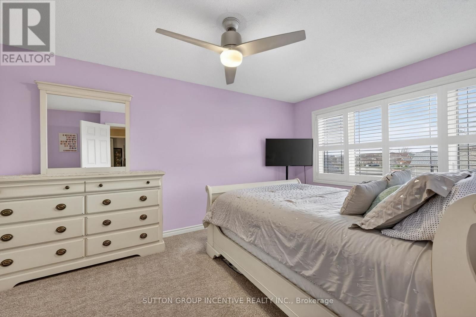 4 CHANTAL STREET Image 25