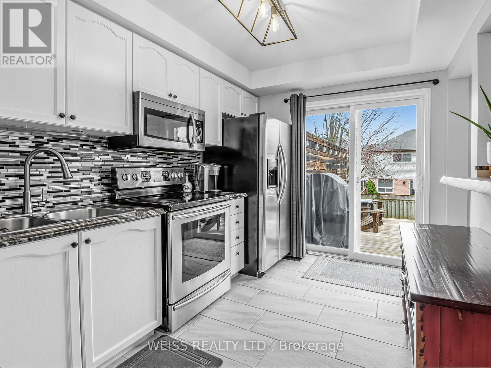 12 SUNSET PLACE Image 14