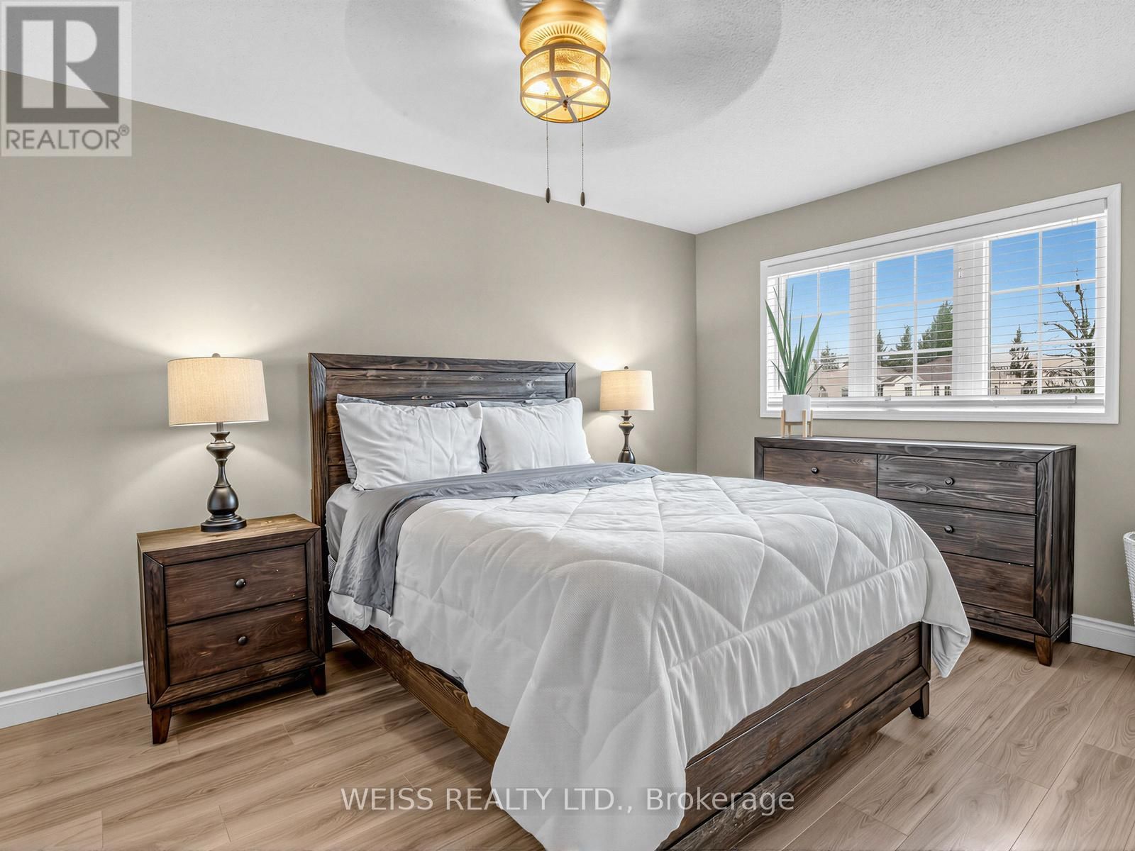 12 SUNSET PLACE Image 19