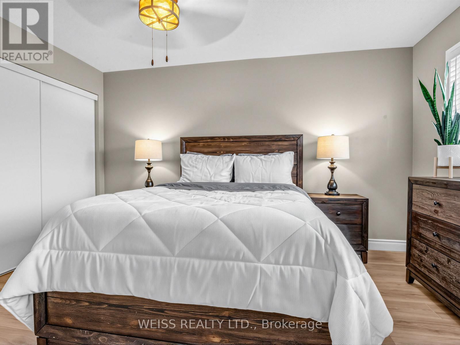 12 SUNSET PLACE Image 20