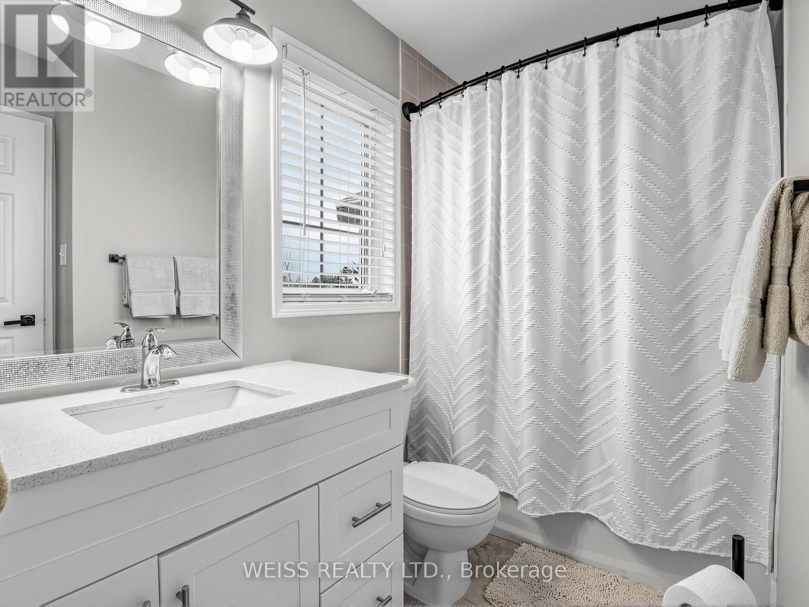 12 SUNSET PLACE Image 22