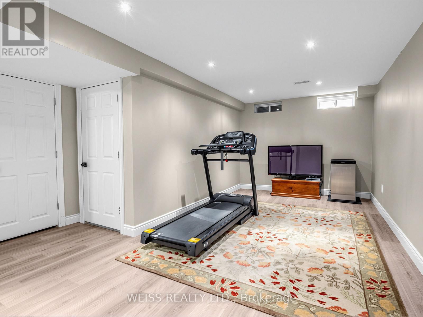 12 SUNSET PLACE Image 26