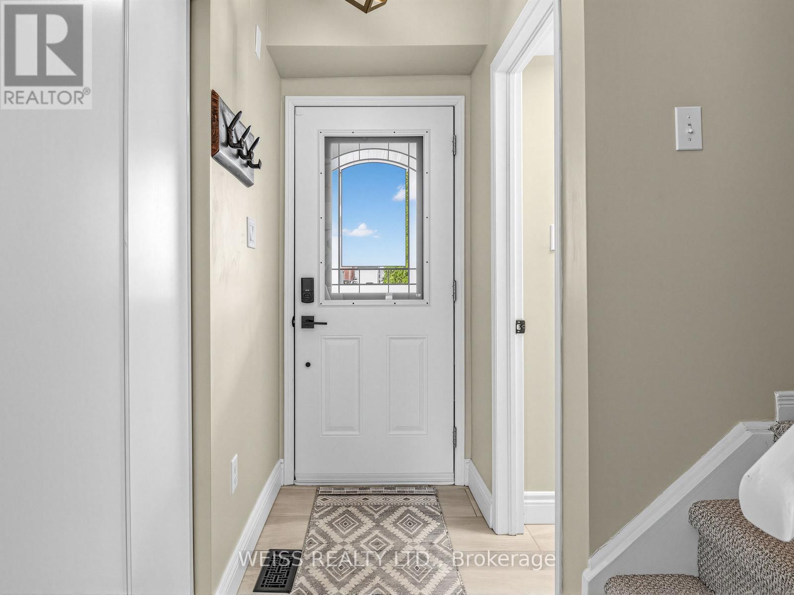 12 SUNSET PLACE Image 4