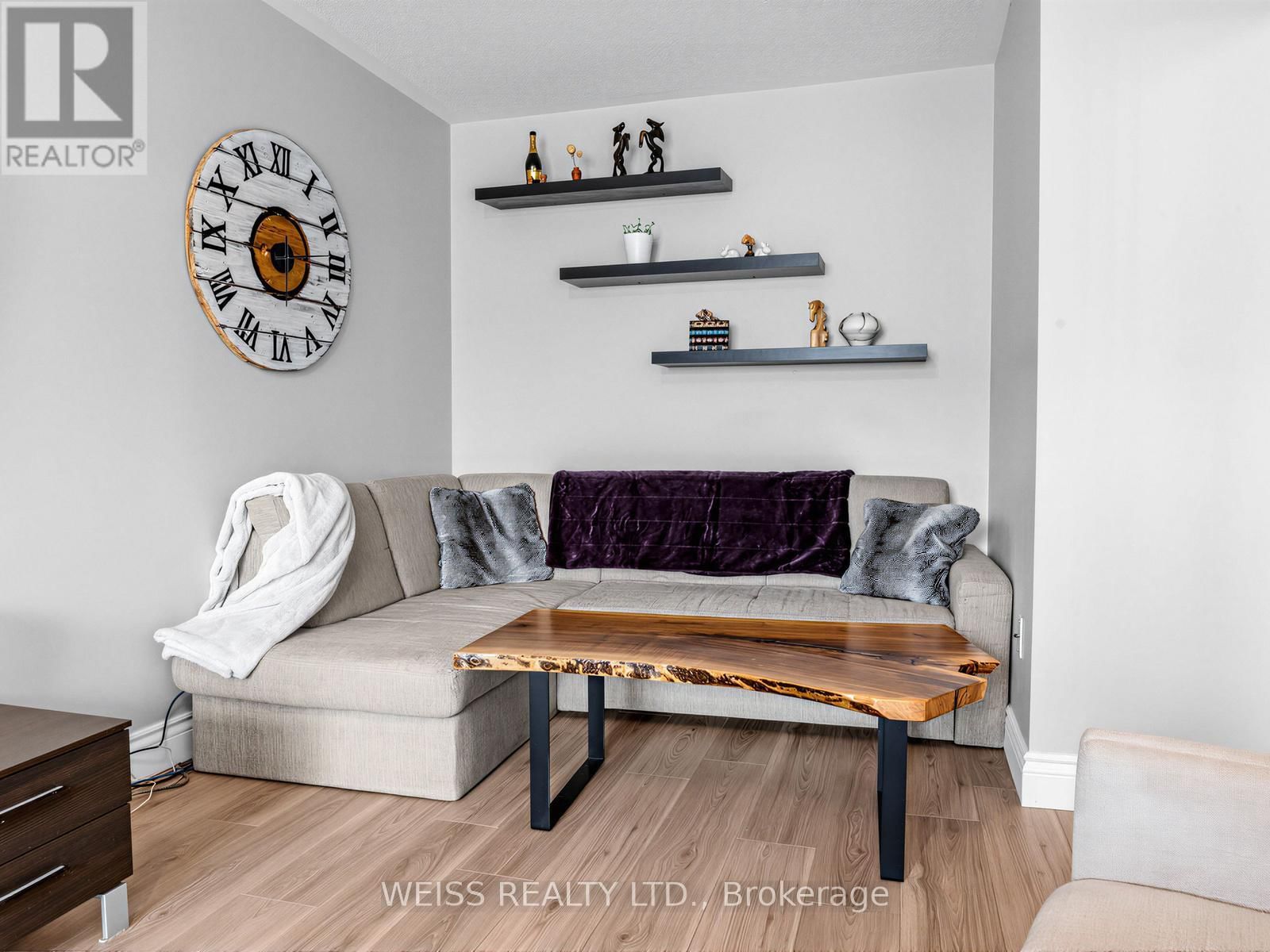 12 SUNSET PLACE Image 6