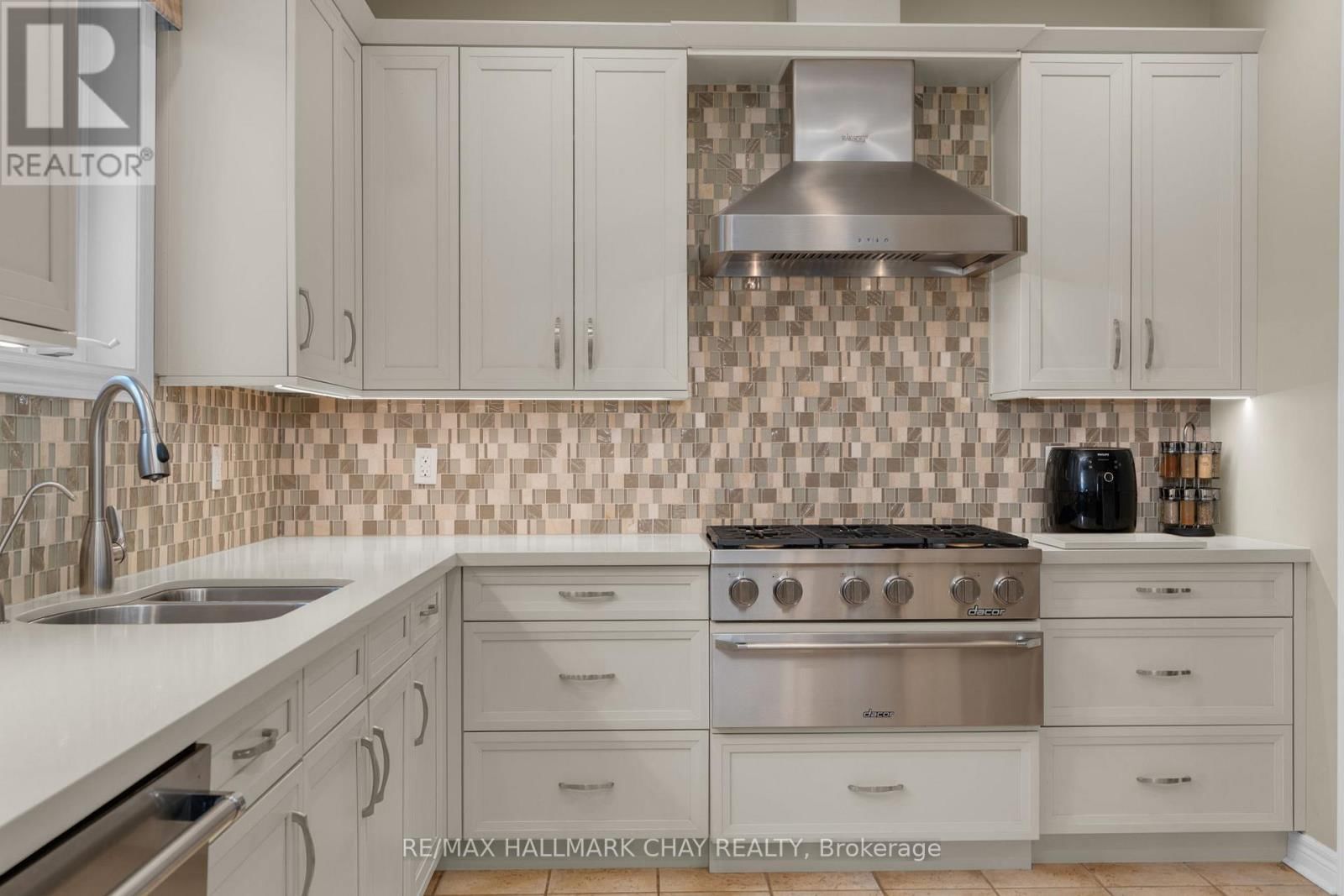 6 OAKMONT AVENUE Image 9