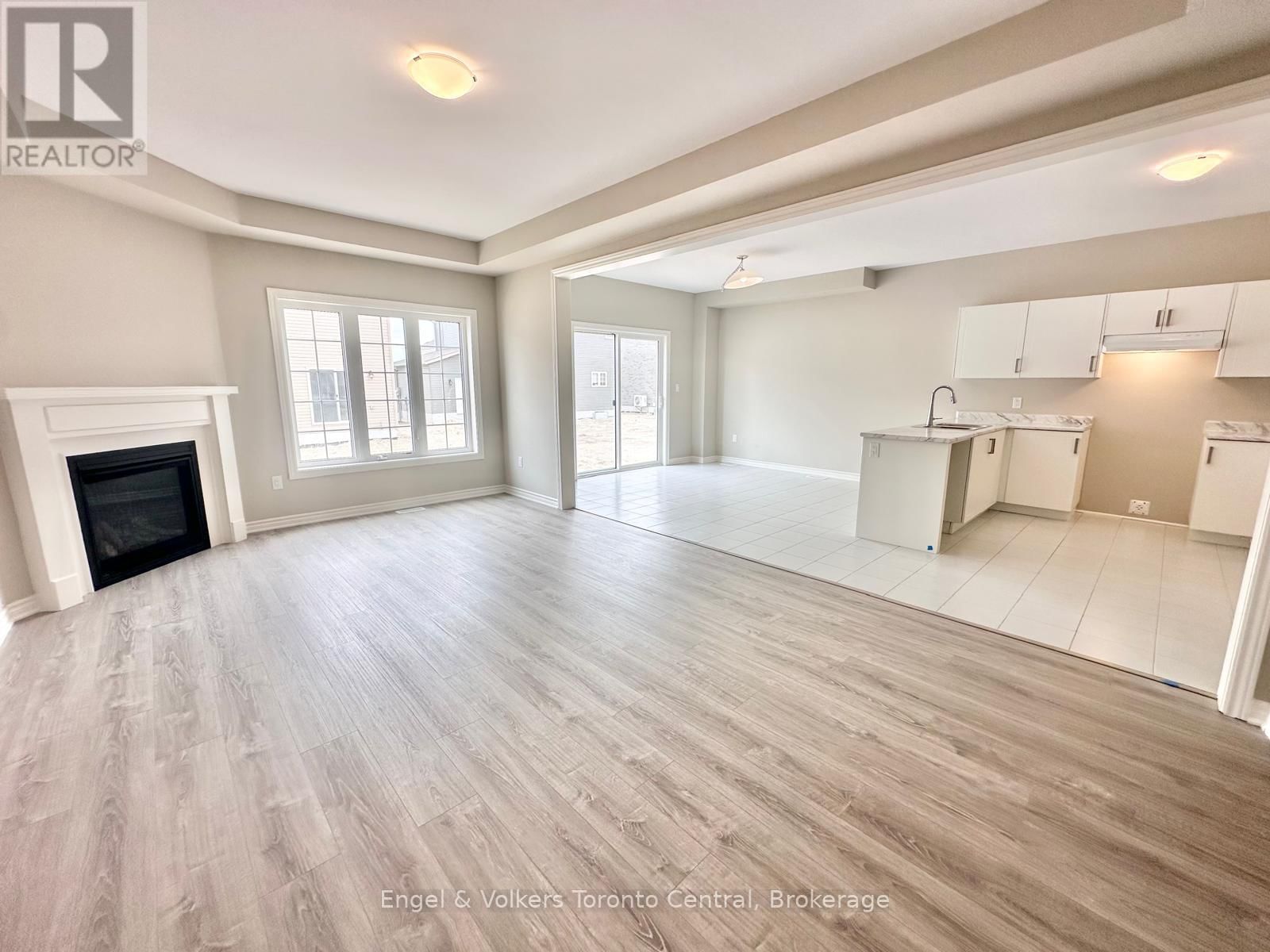 209 CLIPPER DRIVE Image 10