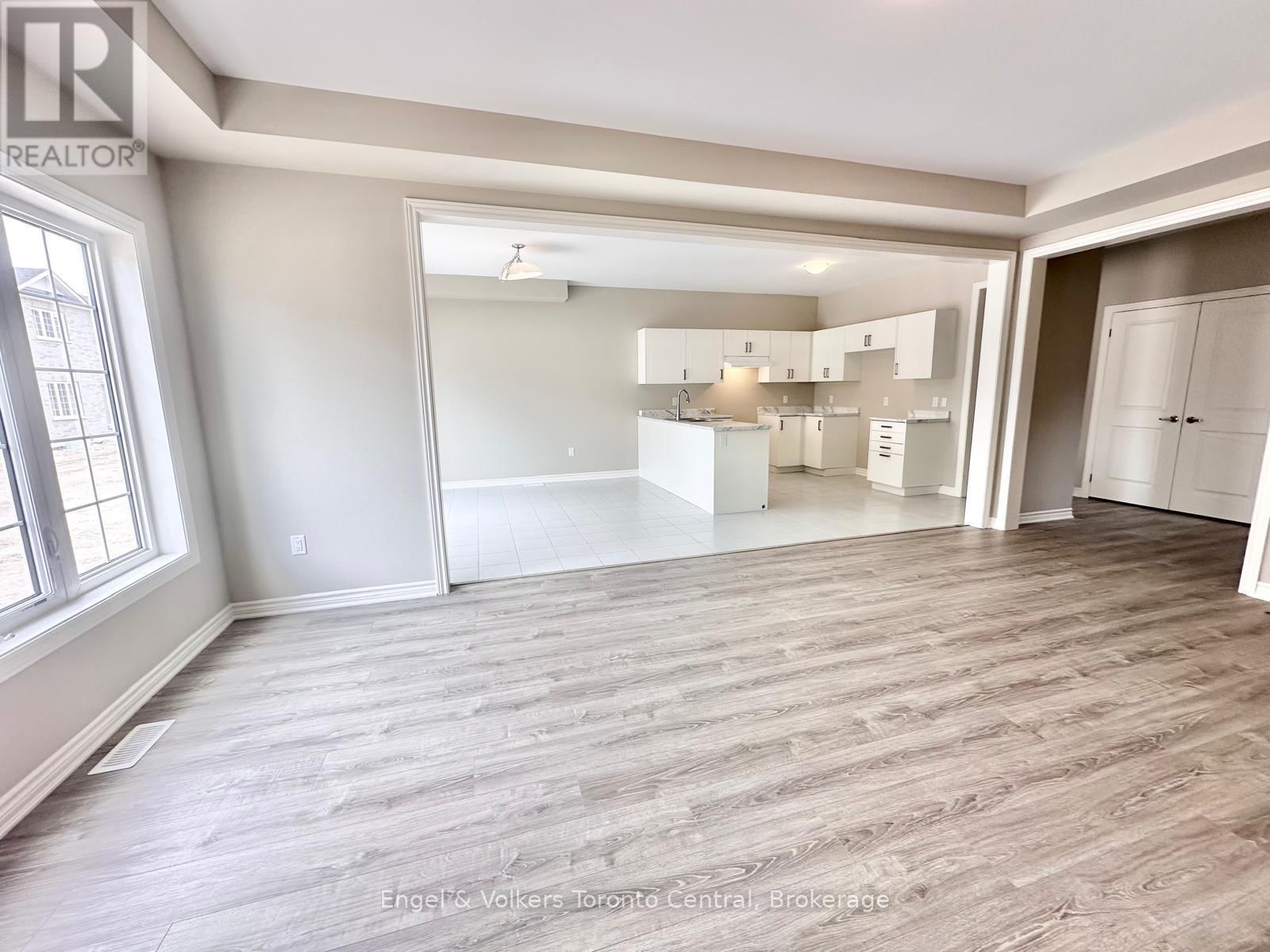 209 CLIPPER DRIVE Image 11