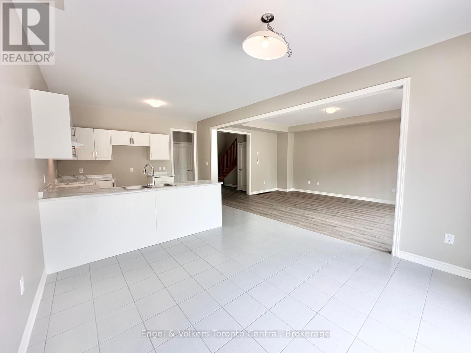 209 CLIPPER DRIVE Image 12