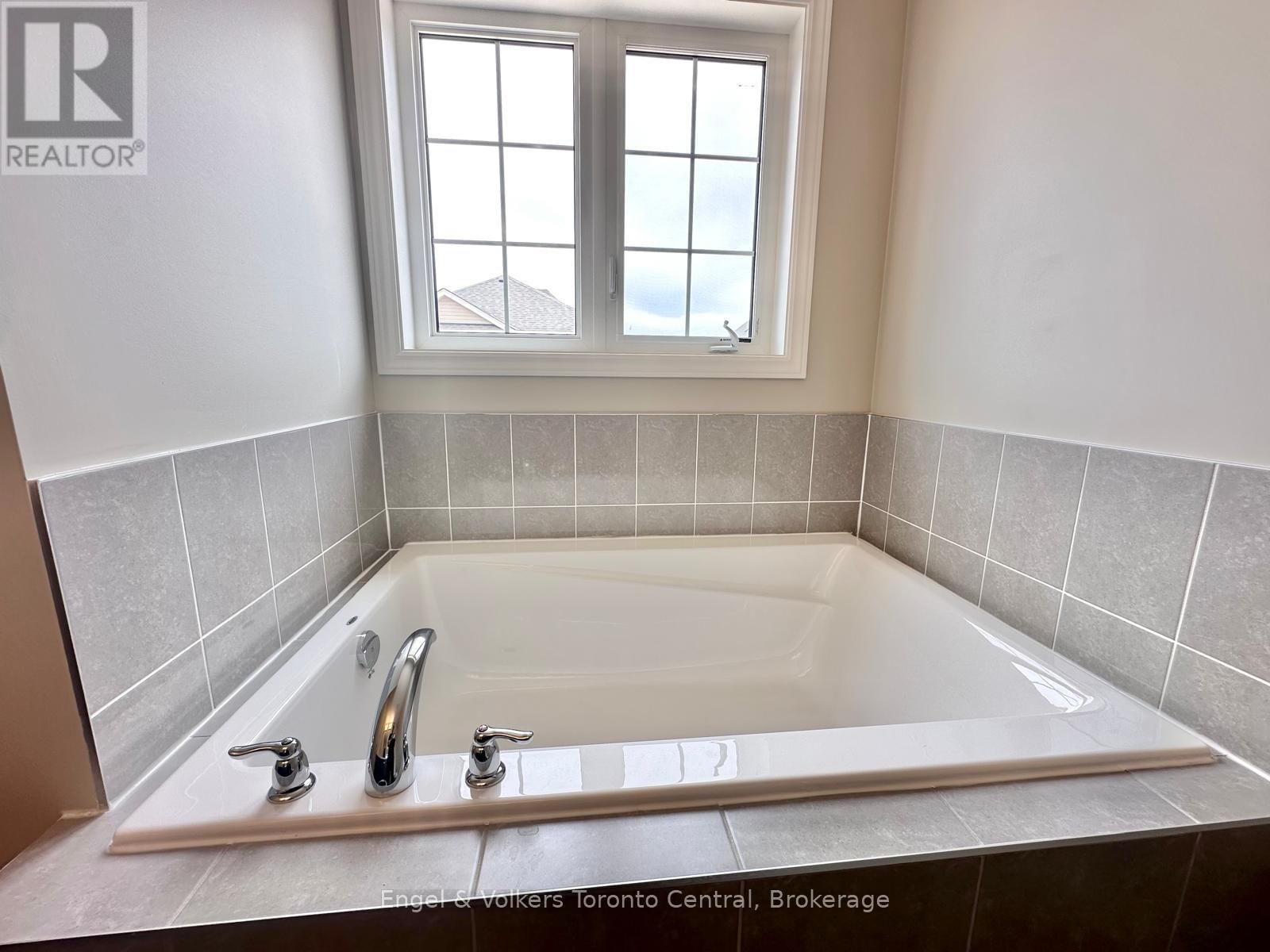 209 CLIPPER DRIVE Image 16