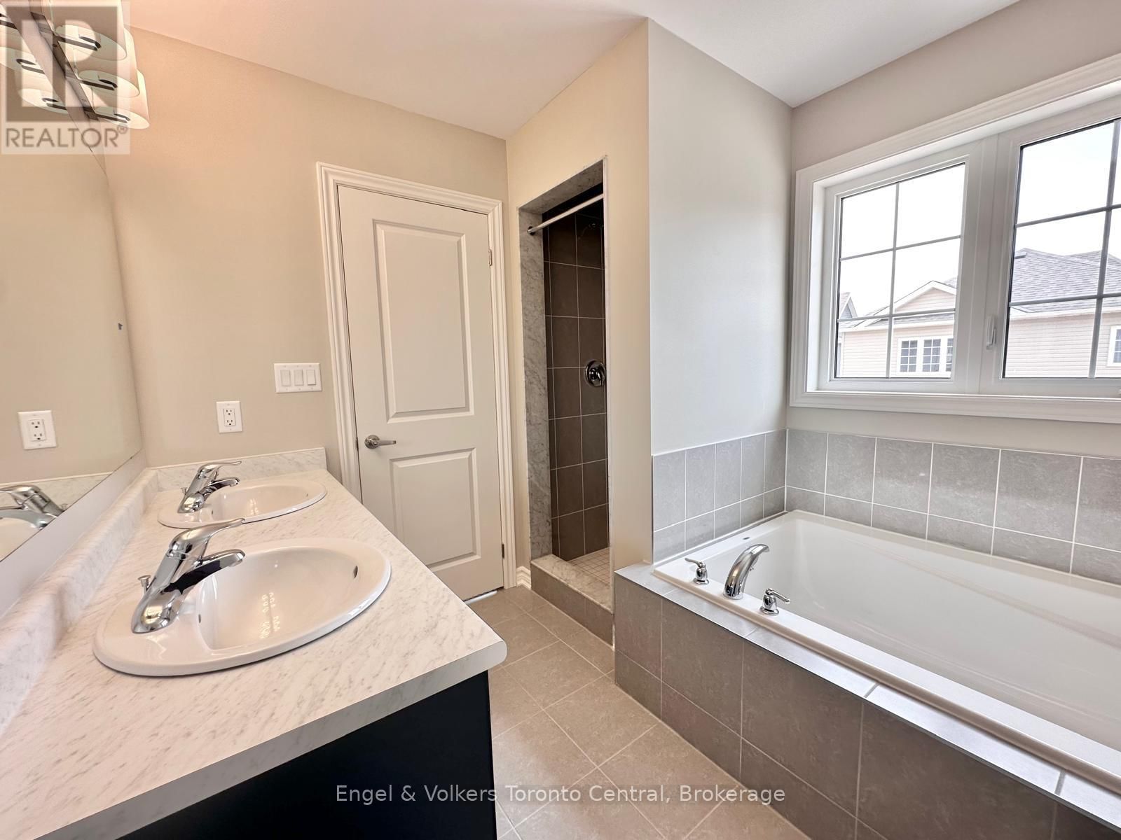 209 CLIPPER DRIVE Image 17