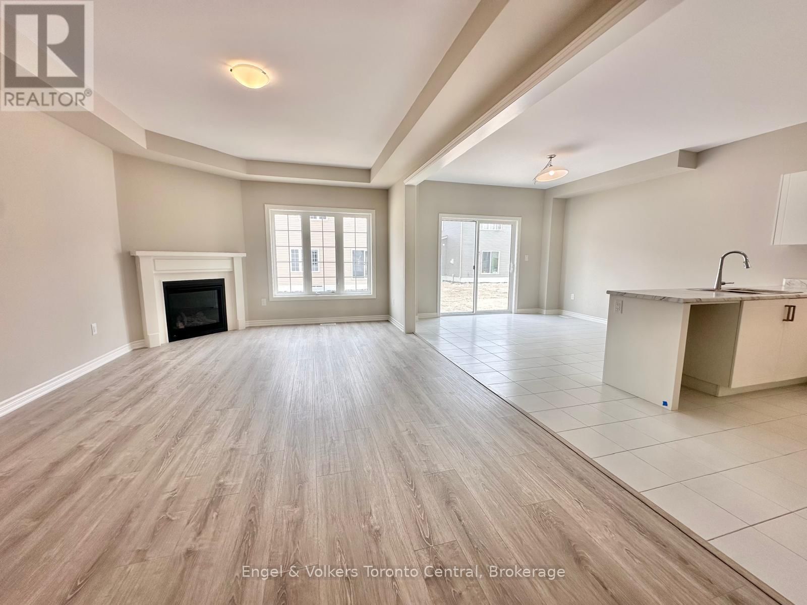 209 CLIPPER DRIVE Image 4