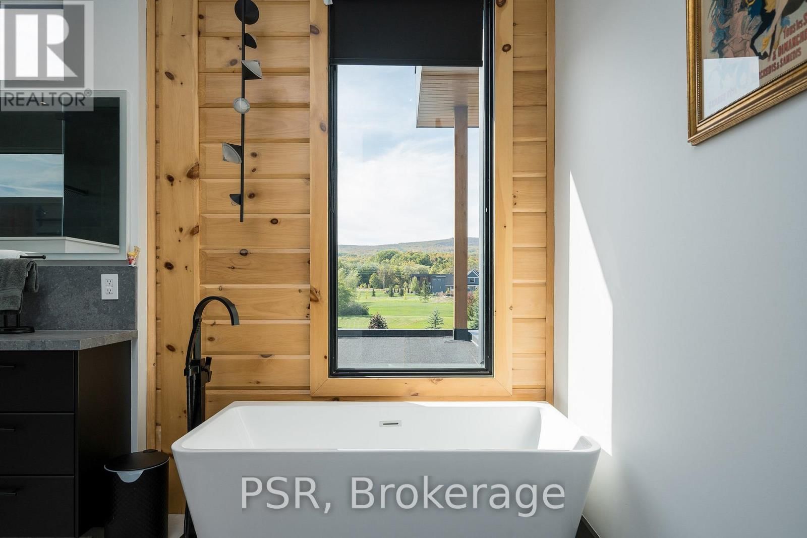 4 RAINTREE COURT Image 16