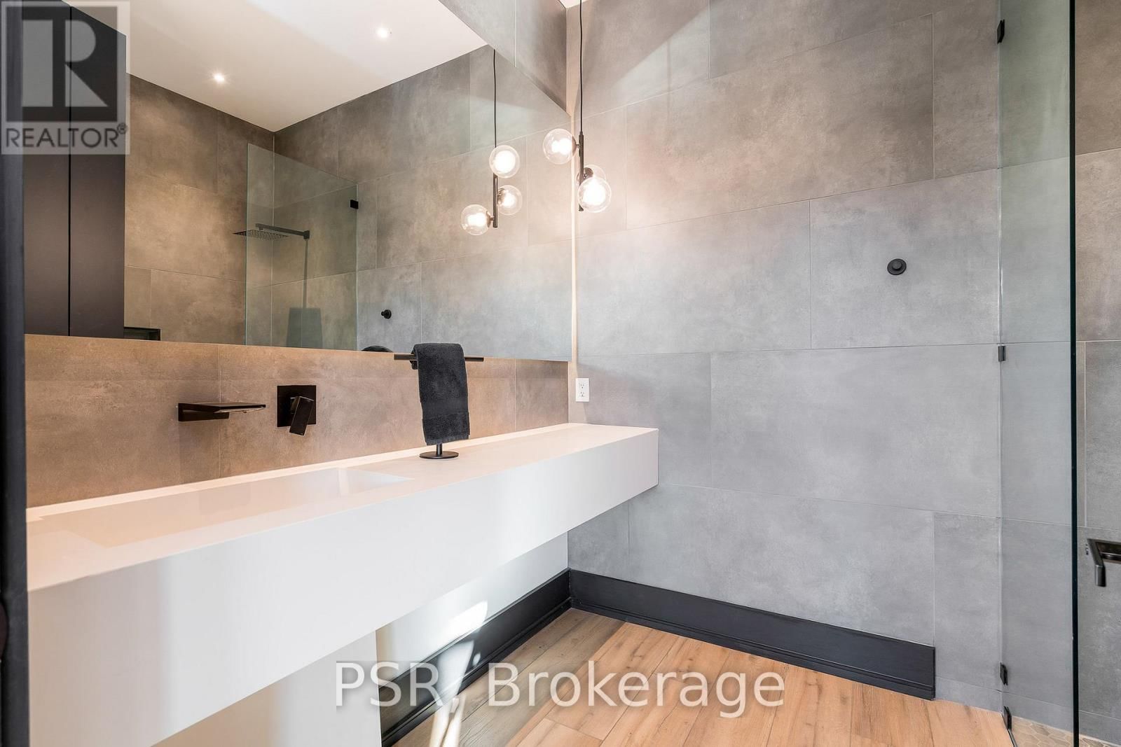 4 RAINTREE COURT Image 19