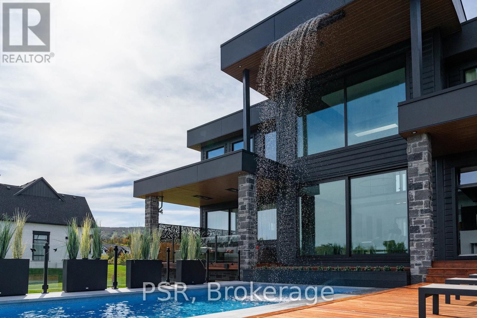 4 RAINTREE COURT Image 2