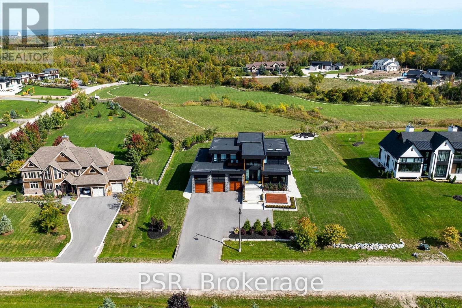 4 RAINTREE COURT Image 25