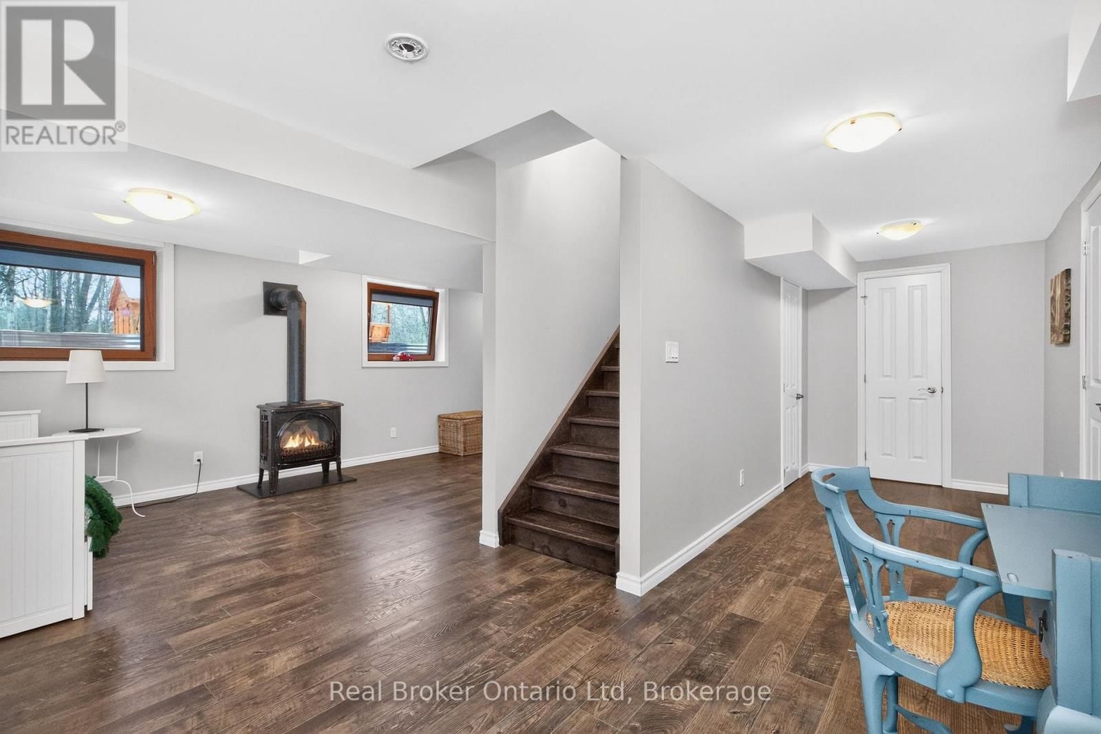 23 CROWN COURT Image 25