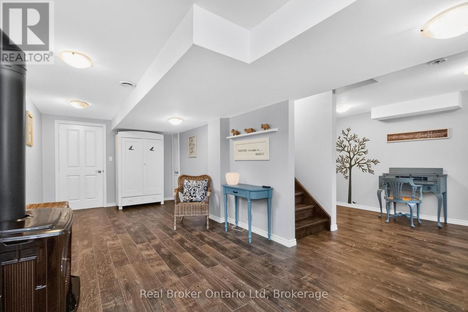 23 CROWN COURT Image 26