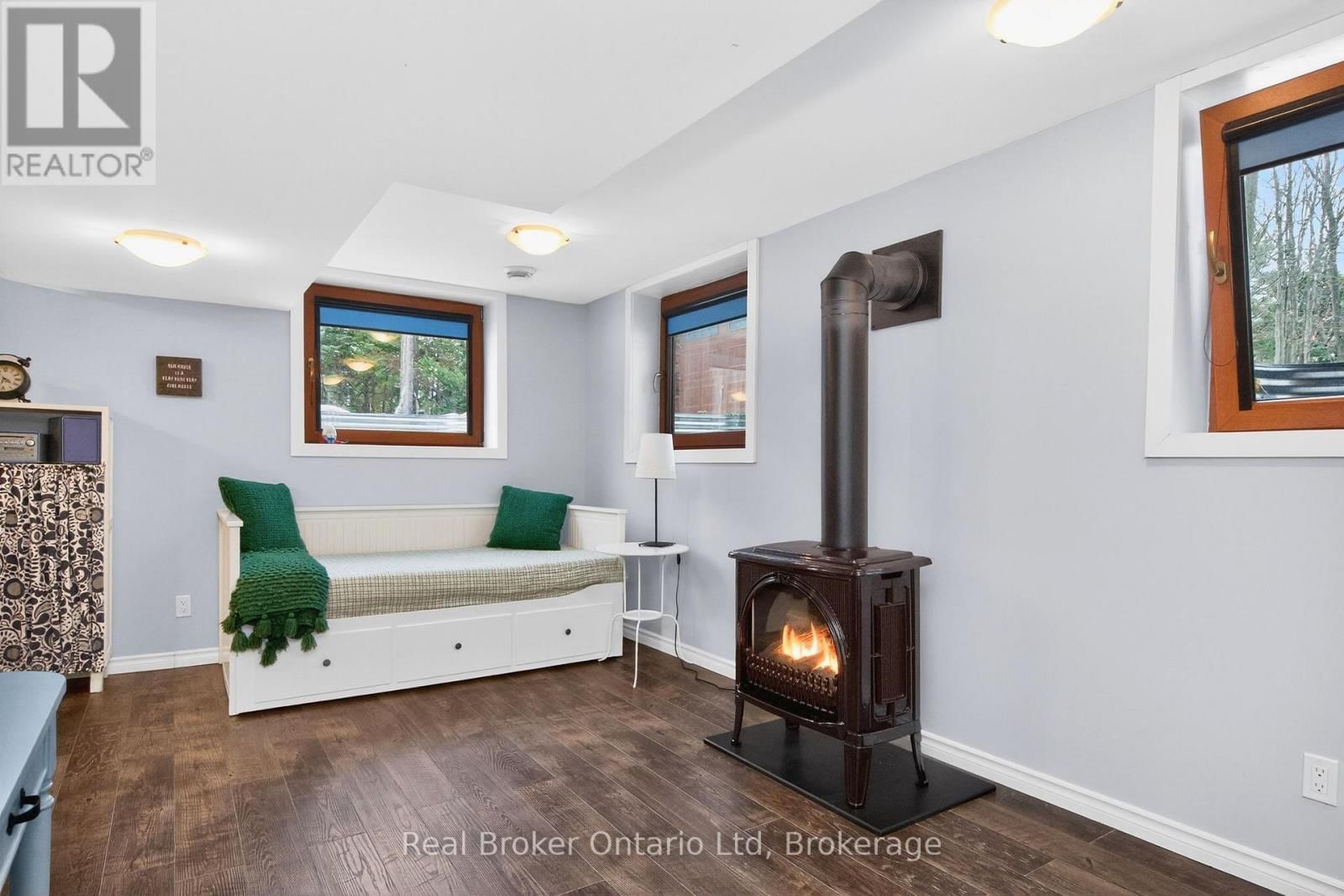 23 CROWN COURT Image 27