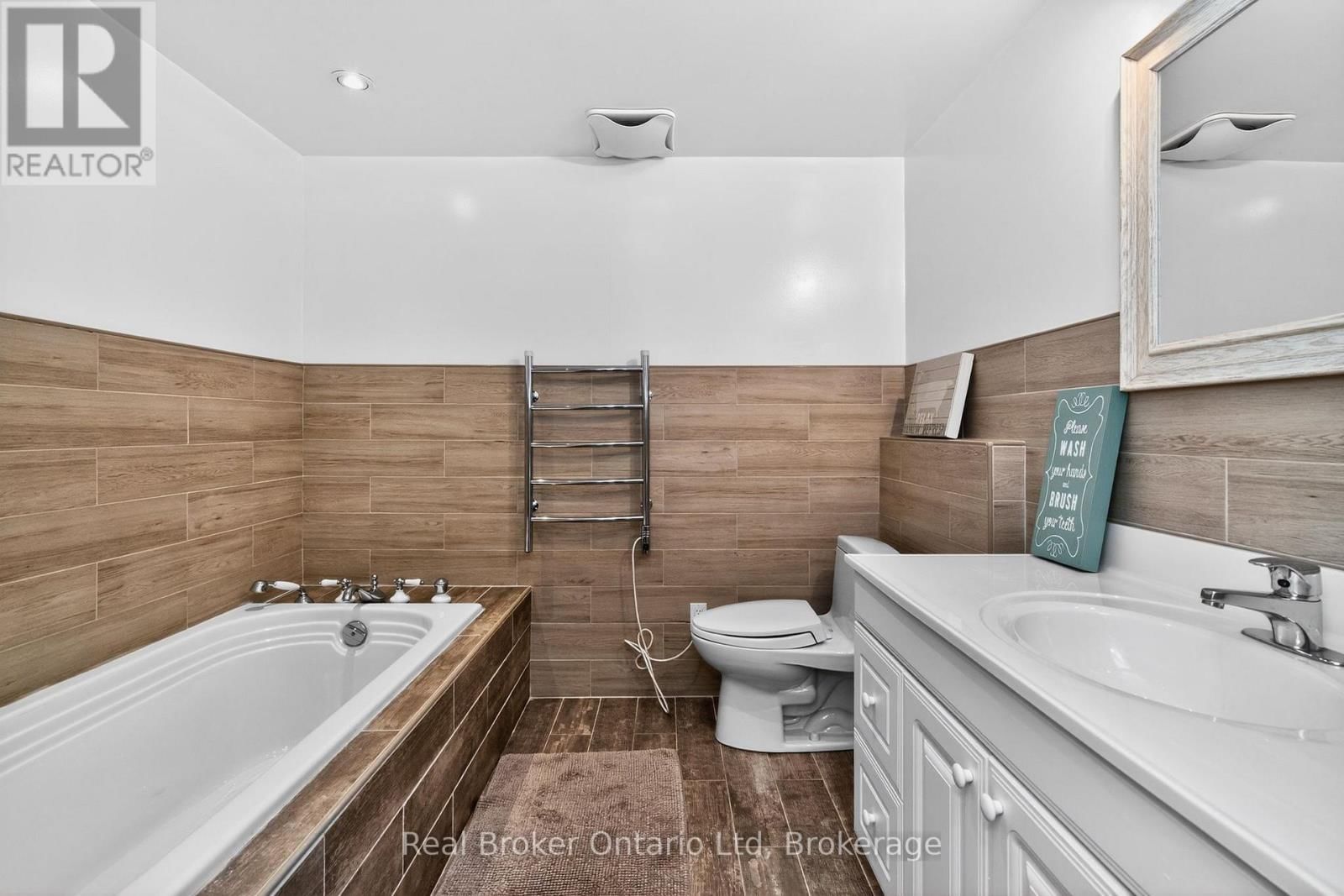 23 CROWN COURT Image 28