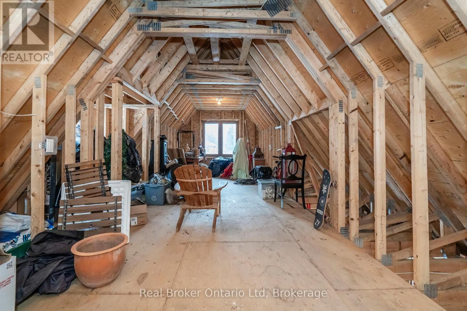 23 CROWN COURT Image 35