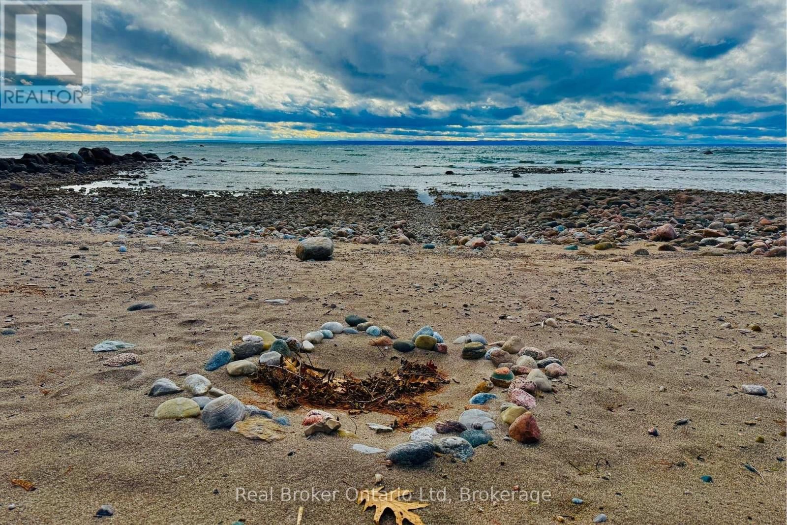 23 CROWN COURT Image 47