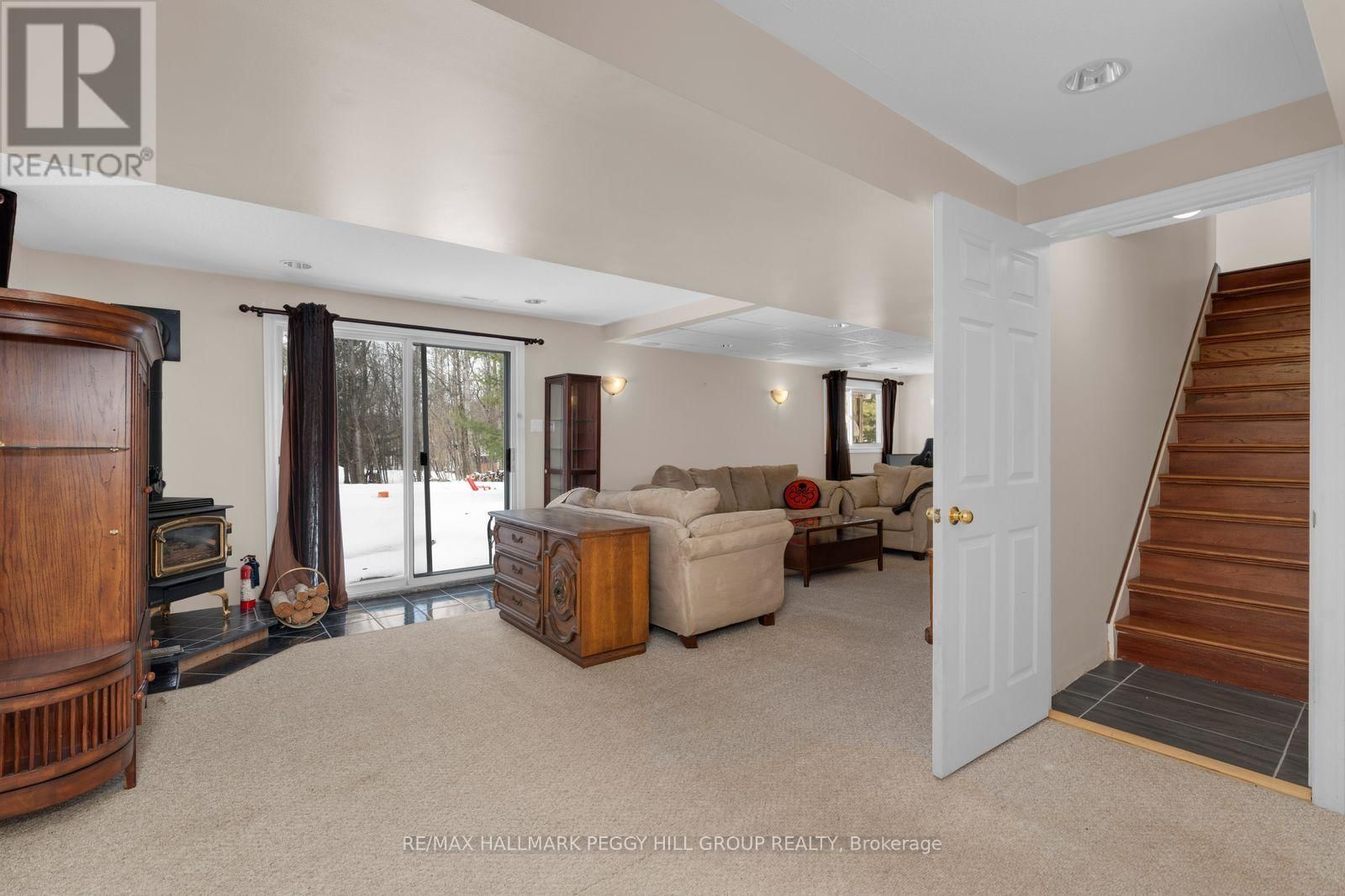 11 HICKORY LANE Image 12