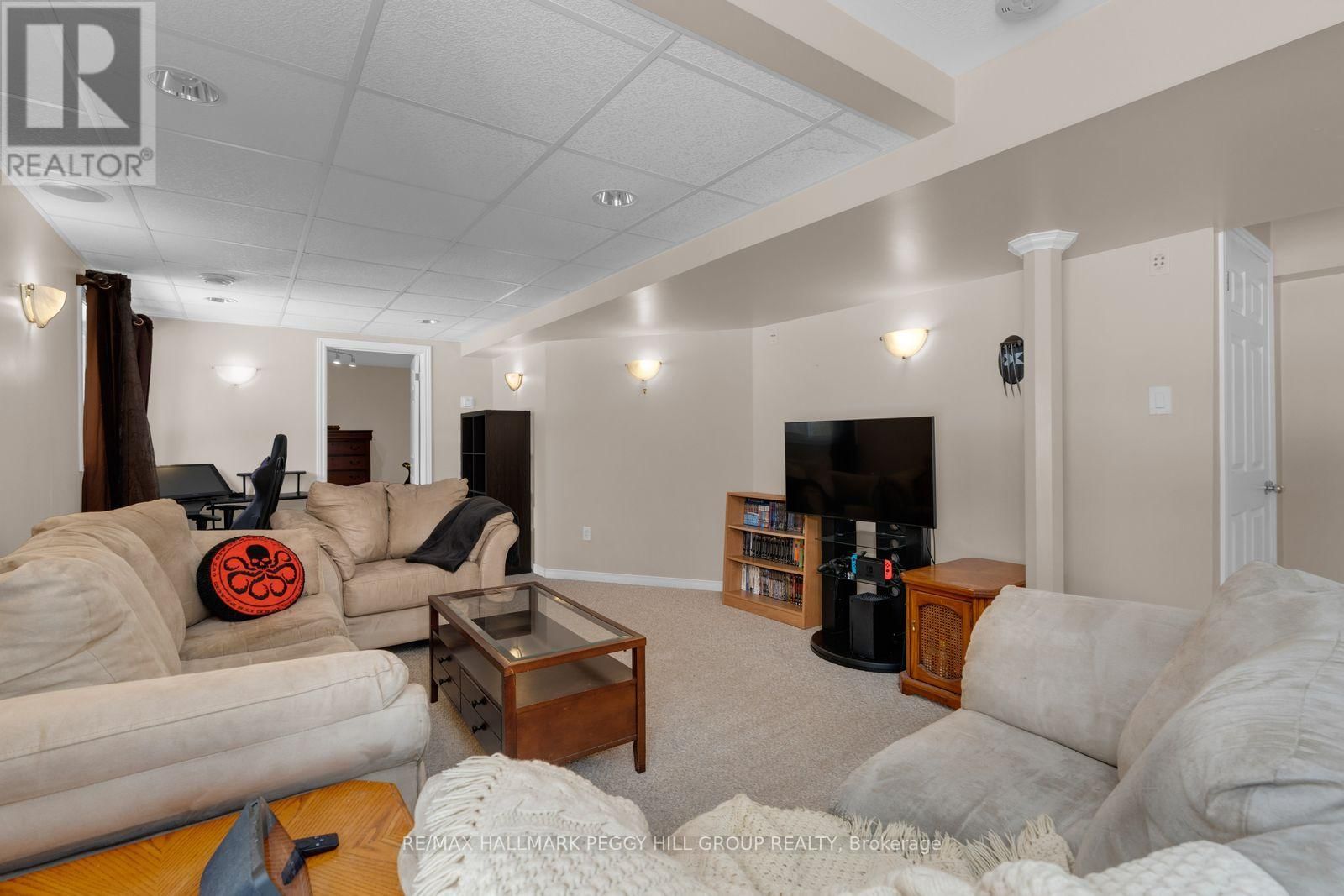 11 HICKORY LANE Image 13