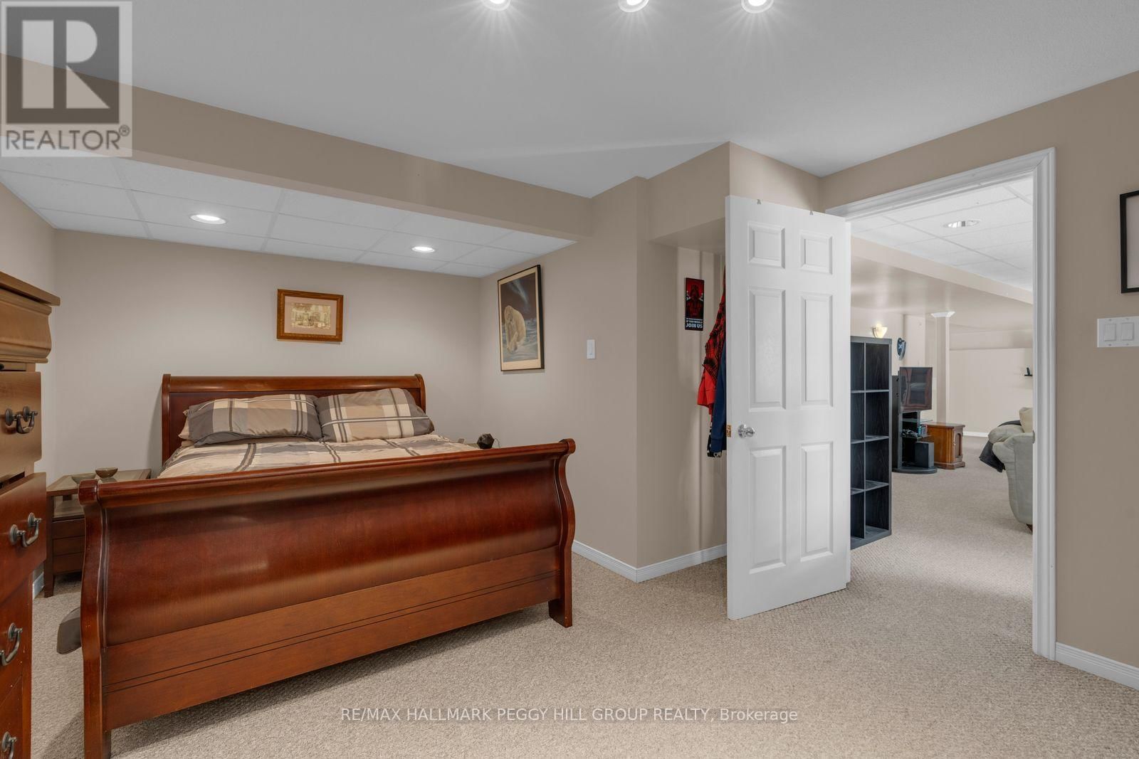 11 HICKORY LANE Image 14