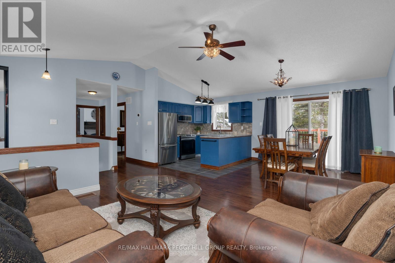 11 HICKORY LANE Image 2