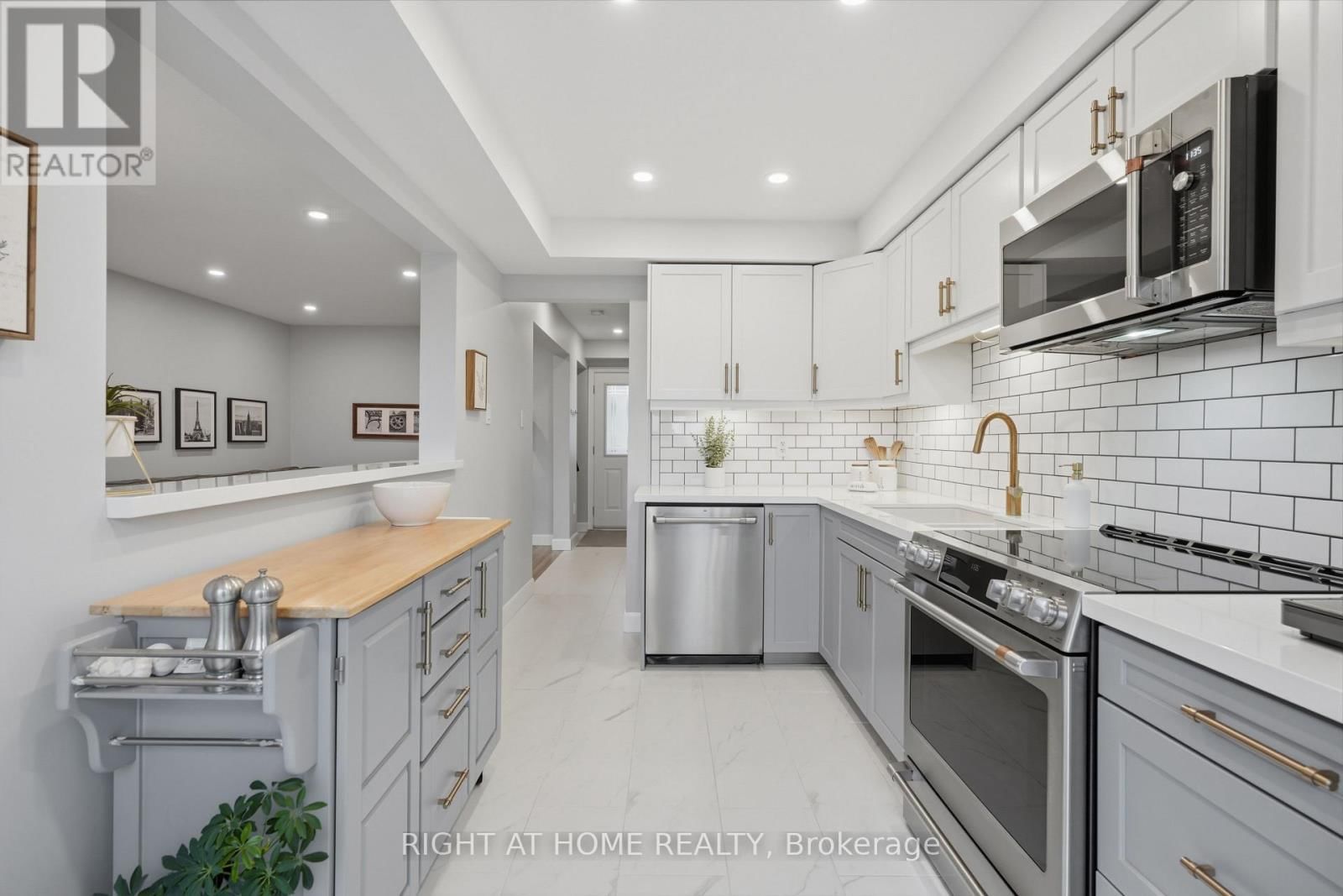 22 SUNSET PLACE Image 11