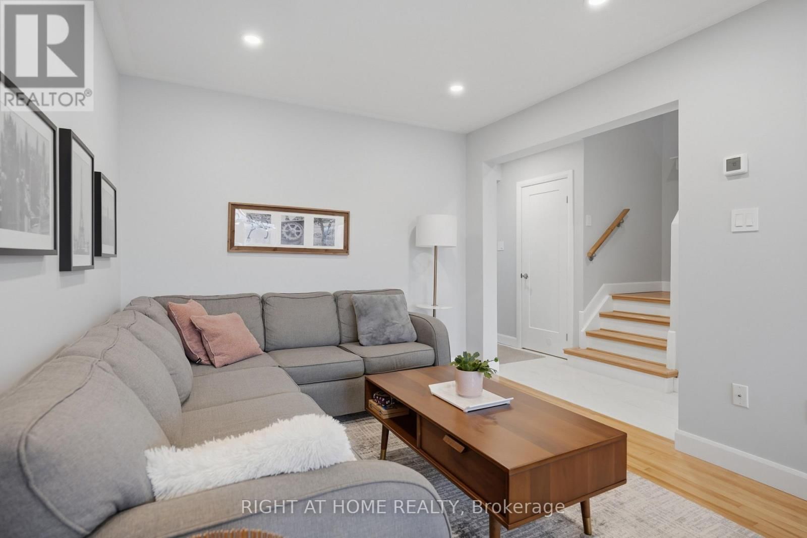 22 SUNSET PLACE Image 13