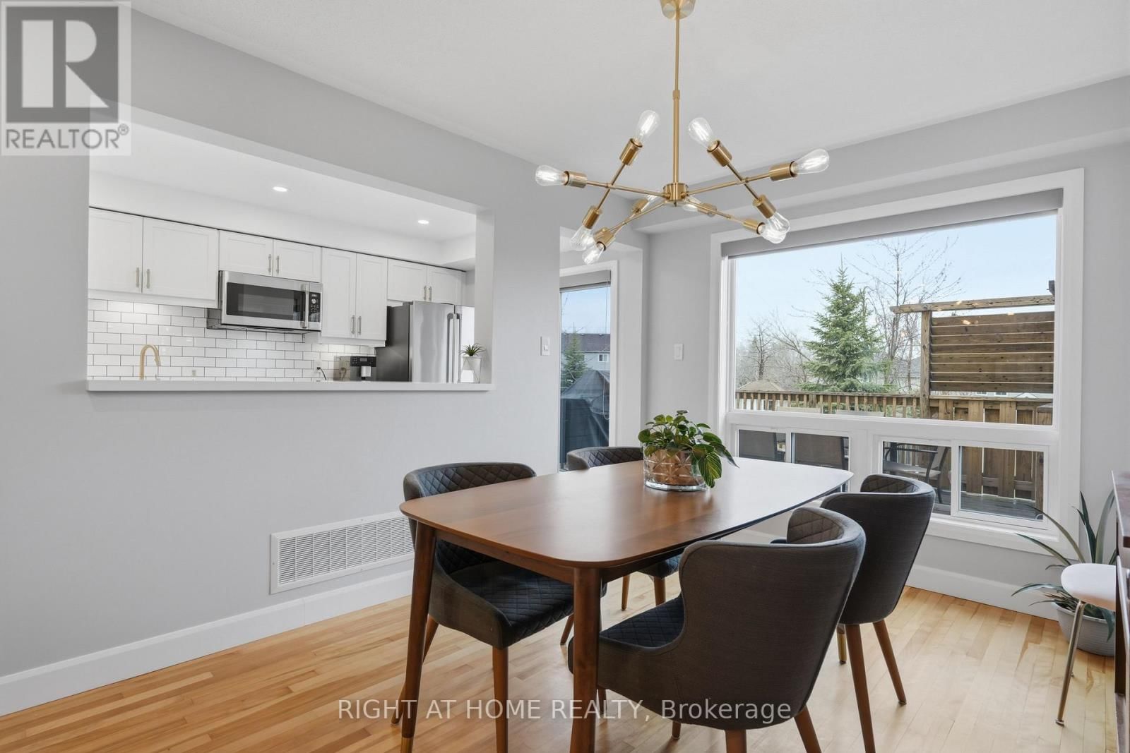 22 SUNSET PLACE Image 16