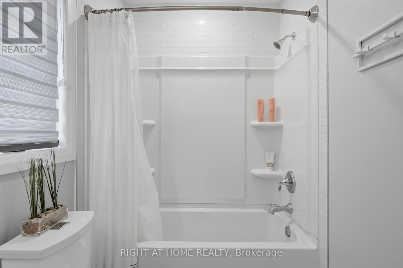 22 SUNSET PLACE Image 29